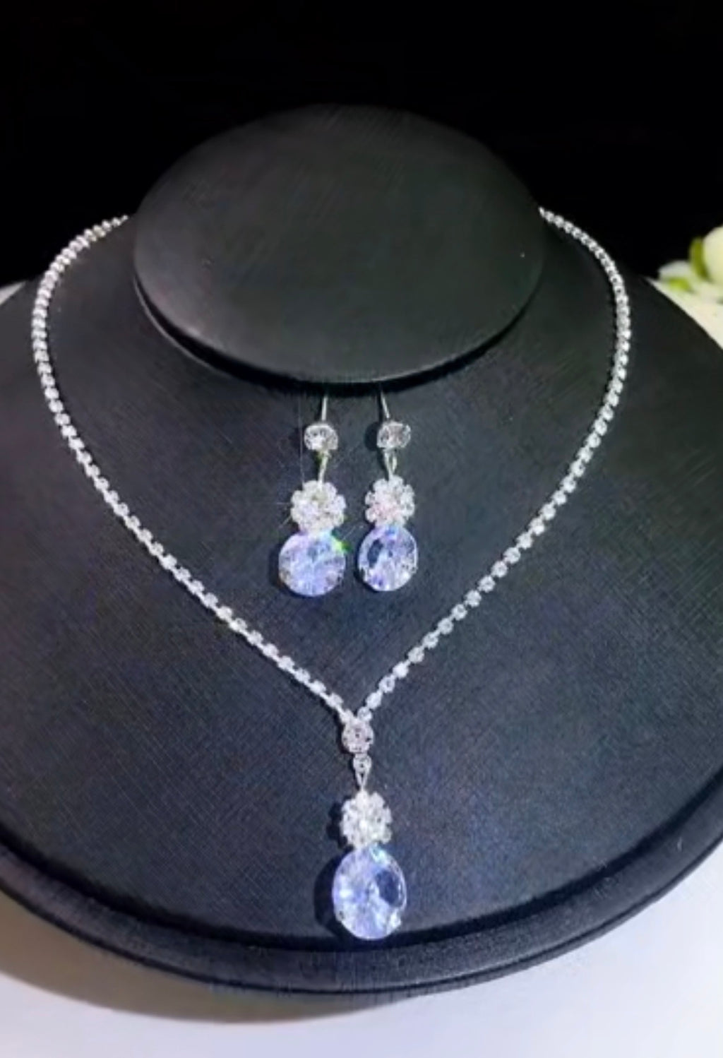 Victorian Grace Crystal Jewelry Set